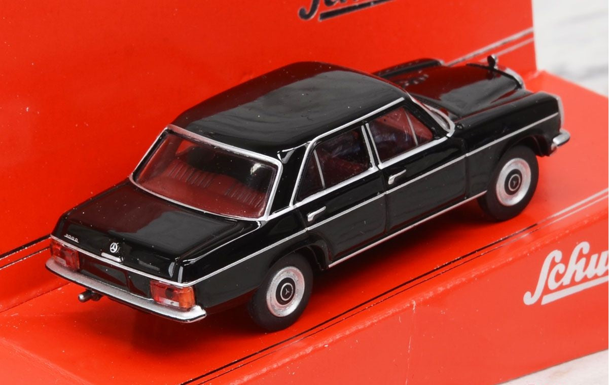 Schuco - Mercedes -benz 200D Black - Scale 1/64 452014000