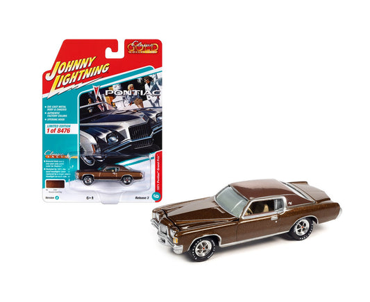 Johnny Lightning - 1971 Pontiac Grand Prix Bronzini Gold Metallic "Classic Gold Collection" - Scala 1/64