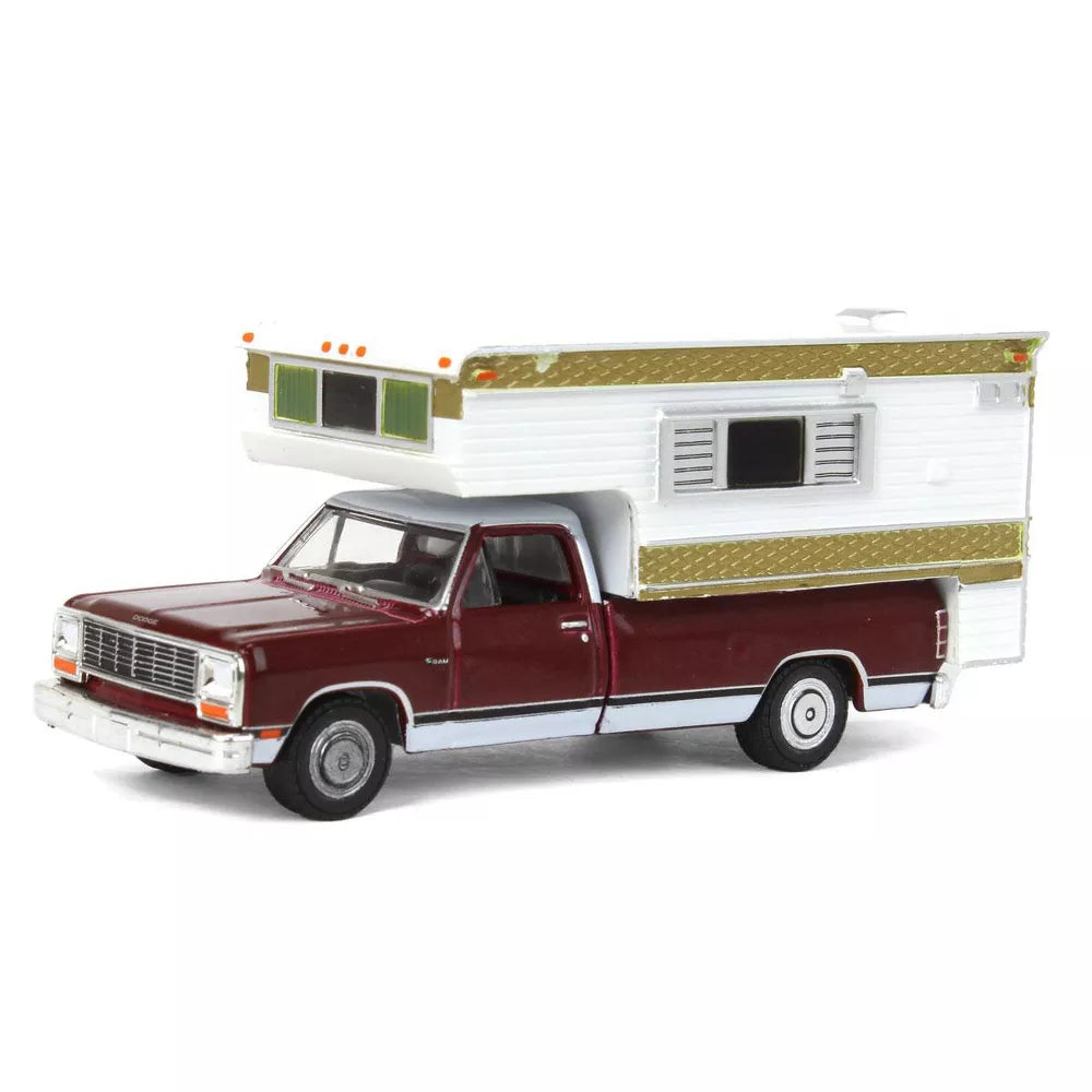 Greenlight - 1981 Dodge Ram D-250 Royal with Large Camper - Scale 1/64