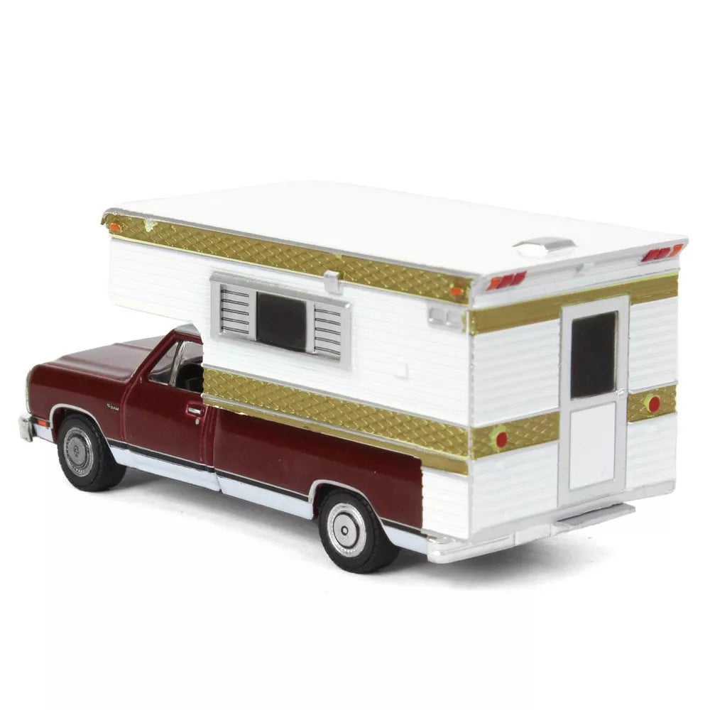 Greenlight - 1981 Dodge Ram D-250 Royal with Large Camper - Scale 1/64