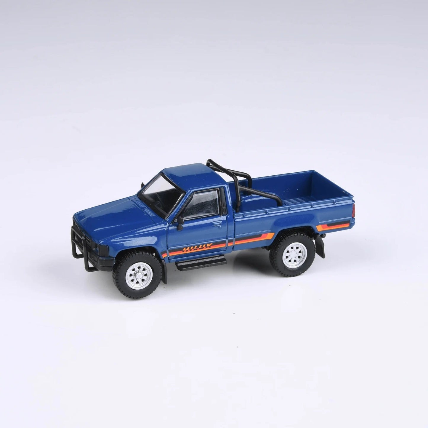 Para64 - 1984 Toyota Hilux Single Cab Medium Blue RHD - 1/64 Scale