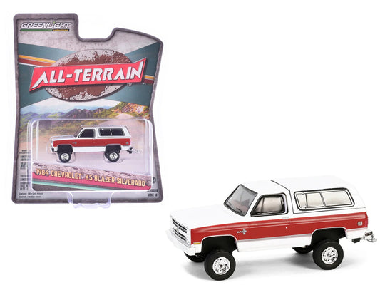 Greenlight - 1984 Chevrolet K5 Blazer Silverado frost white and apple red - Series All Terrain - Scale 1/64