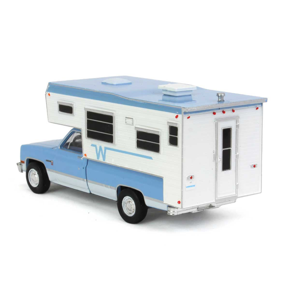 Greenlight - 1985 GMC 2500 Sierra with Winnebago Slide in Camper - Scale 1/64