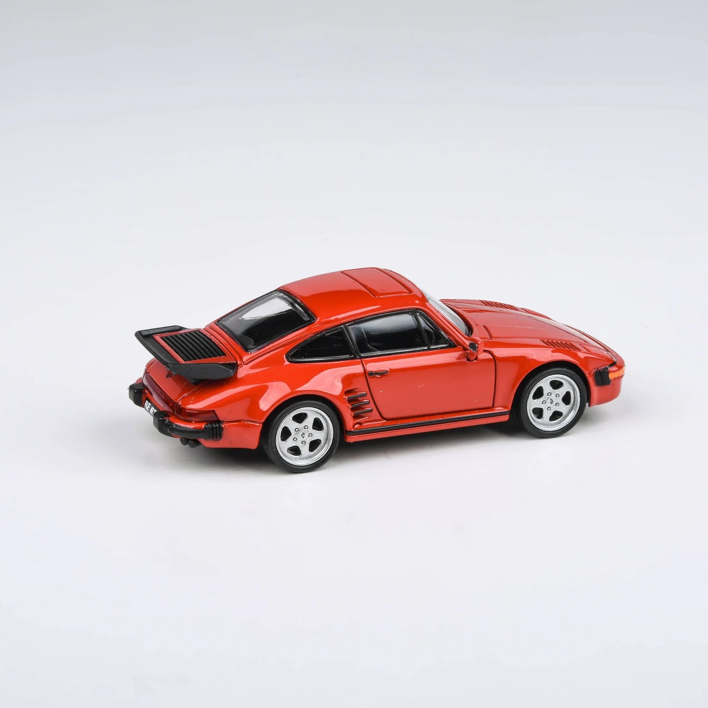 Para64 - 1986 RUF BTR Slantnose Blossom Guards Red - Scale 1/64