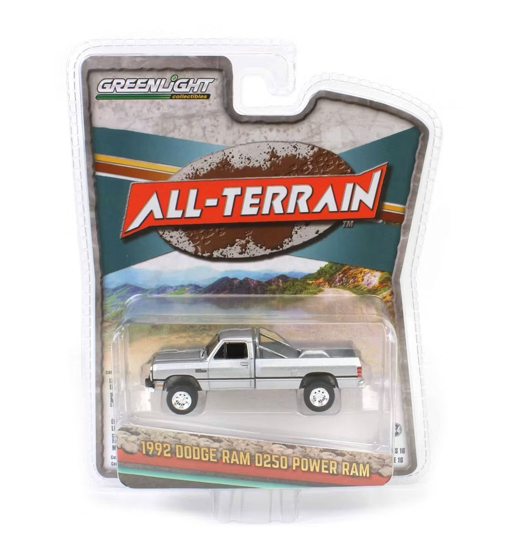 Greenlight - 1992 Dodge Ram D250 Power Ram Lifted Rollbar Silver - Series All Terrain - Scala 1/64