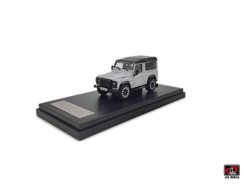 LCD Models - 2018 Land Rover Defender 90 works V8 70th Edition Silver - Scala 1/64 LCD64016-SL