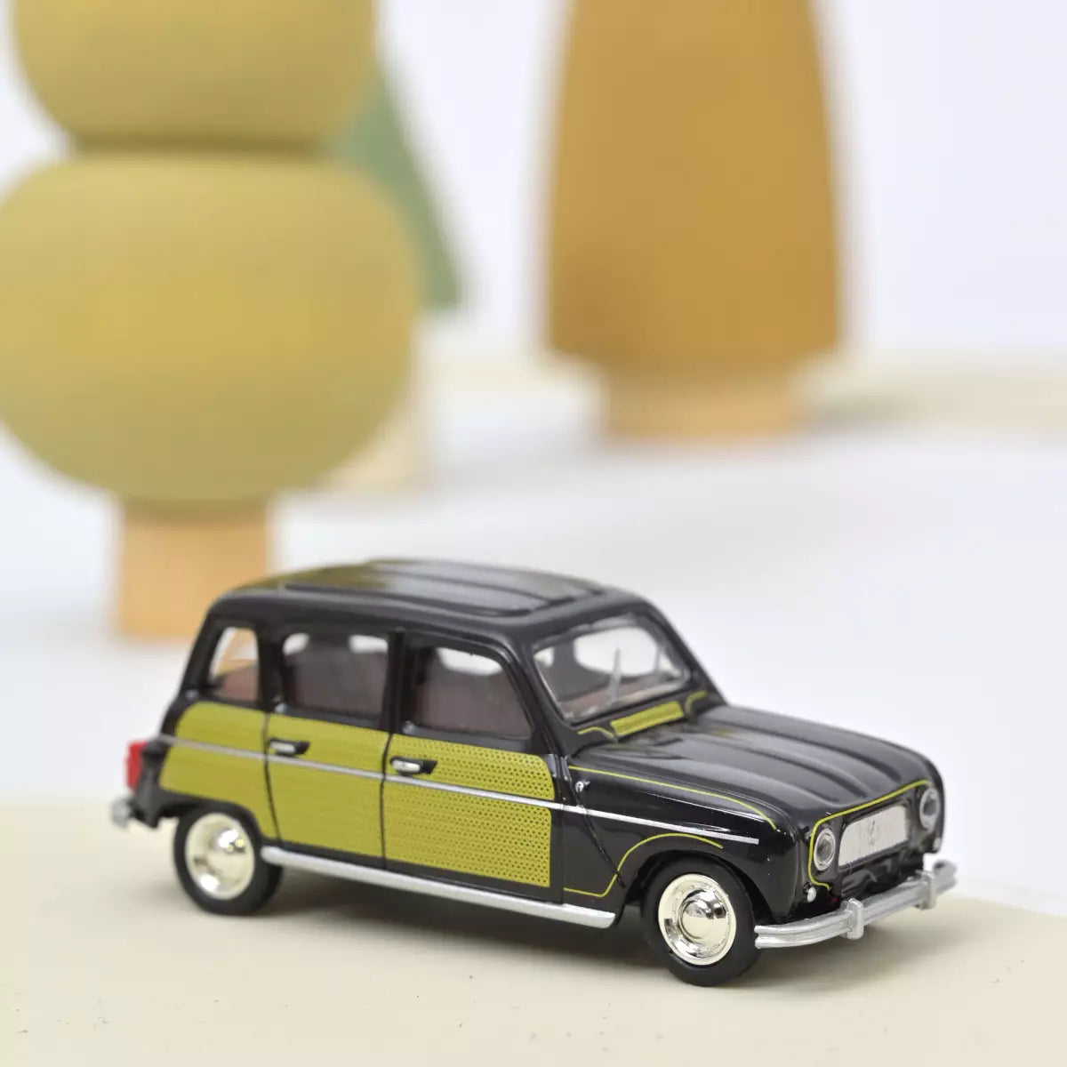 Norev - Renault 4 Parisienne 1963 Black and Yellow - Scala 1/64 Circa