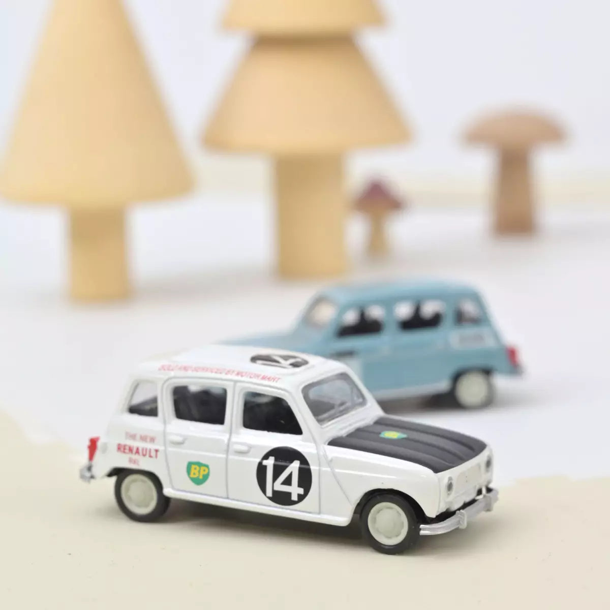 Norev - Renault 4 1962 East African Safari 14 - Scale 1/64 Approx