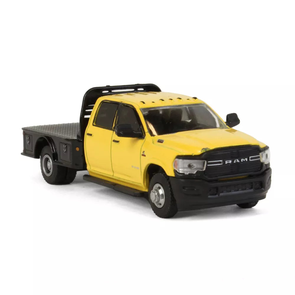 Greenlight - 2020 Ram 3500 Tradesman Dually Flatbed Construction Yellow - Dually Drivers Series - Greenlight - Scale 1/64