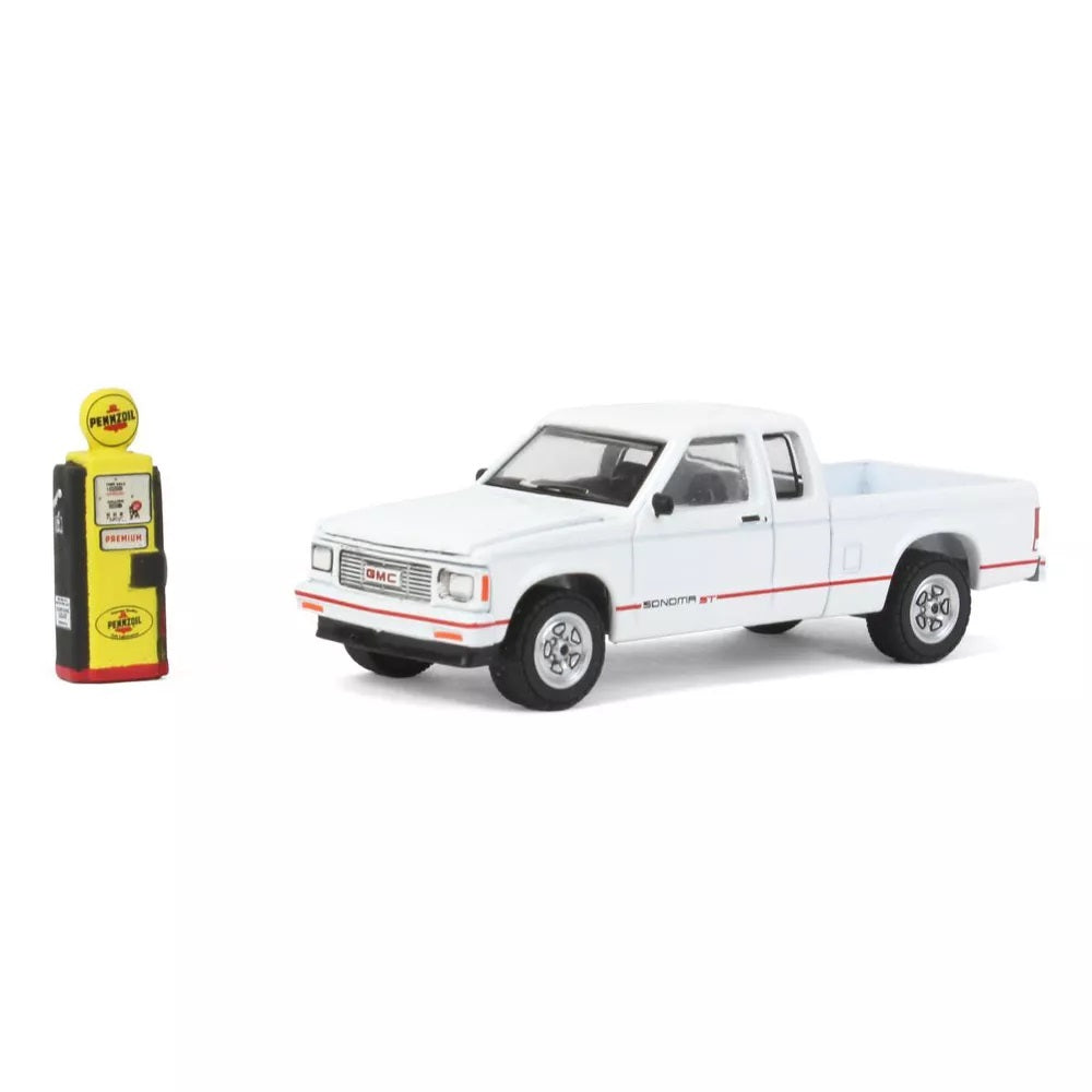 Greenlight - 1991 GMC Sonoma ST with Pennzoil Gas Pump - Series Hobby Shop - Scale 1/64