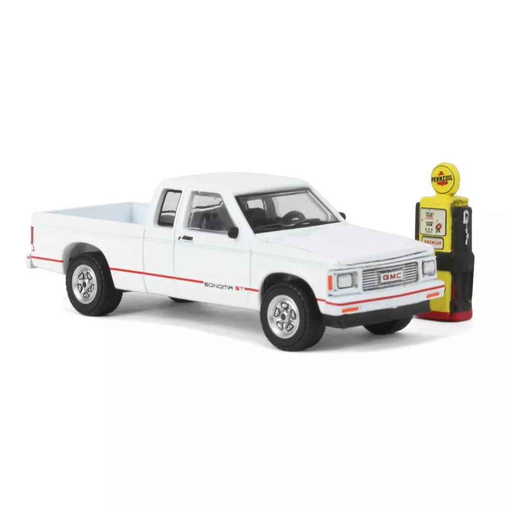 Greenlight - 1991 GMC Sonoma ST with Pennzoil Gas Pump - Series Hobby Shop - Scale 1/64