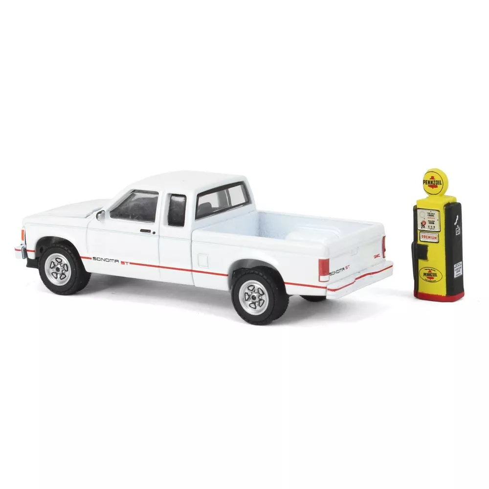 Greenlight - 1991 GMC Sonoma ST with Pennzoil Gas Pump - Series Hobby Shop - Scale 1/64