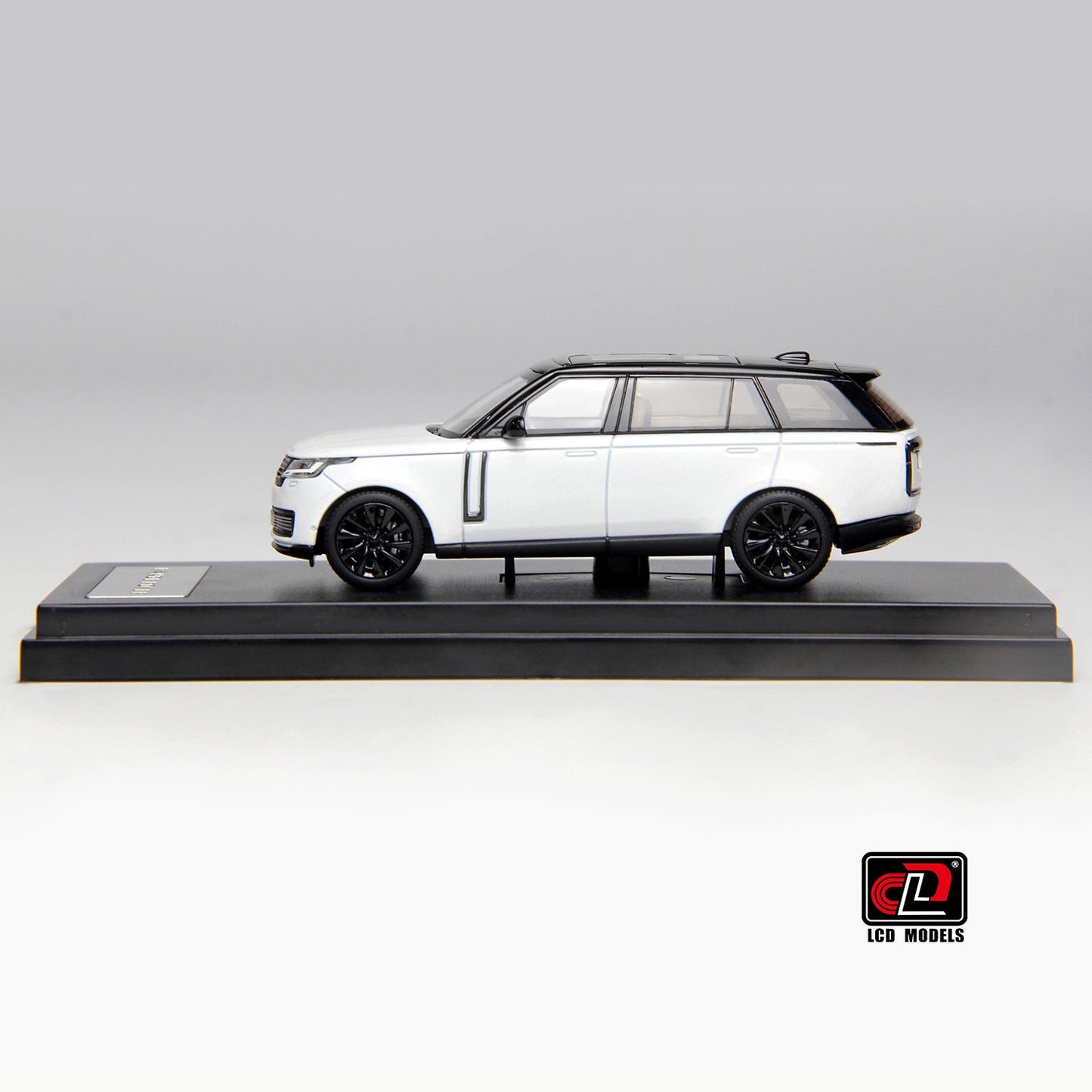 LCD Models - Range Rover 2022 Black and White - Scale 1/64 LCD64031-BW