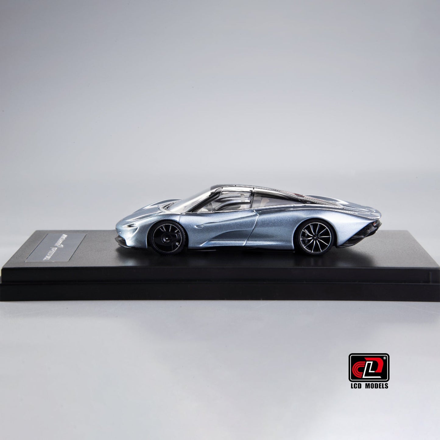 LCD Models - McLaren Speedtail Blue - Scala 1/64 LCD64032-BU