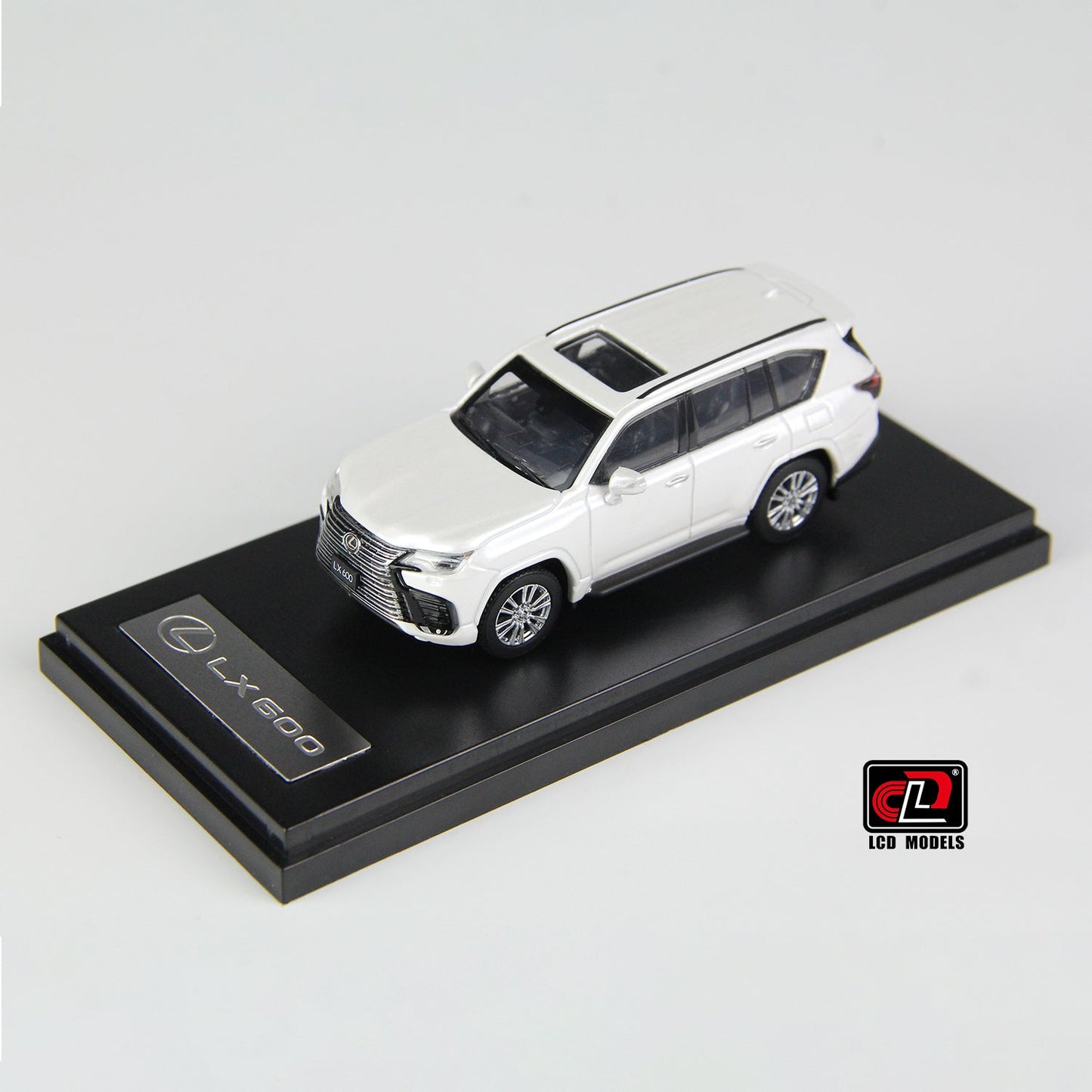 LCD Models - Lexus LX600 White - Scala 1/64 LCD64035-WH