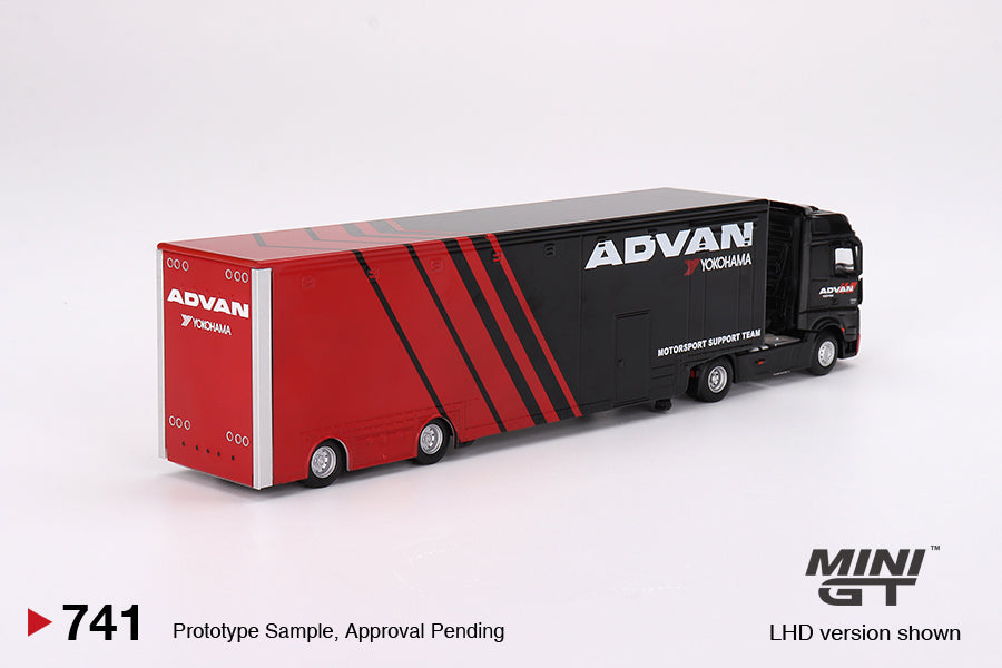 Mini GT - Mercedes-Benz Actros with Racing Transporter "ADVAN" - Scale 1/64 MGT00741