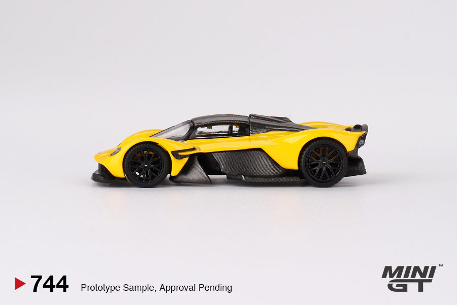 Mini GT - Aston Martin Valkyrie Sunburst Yellow - Scala 1/64 MGT00744