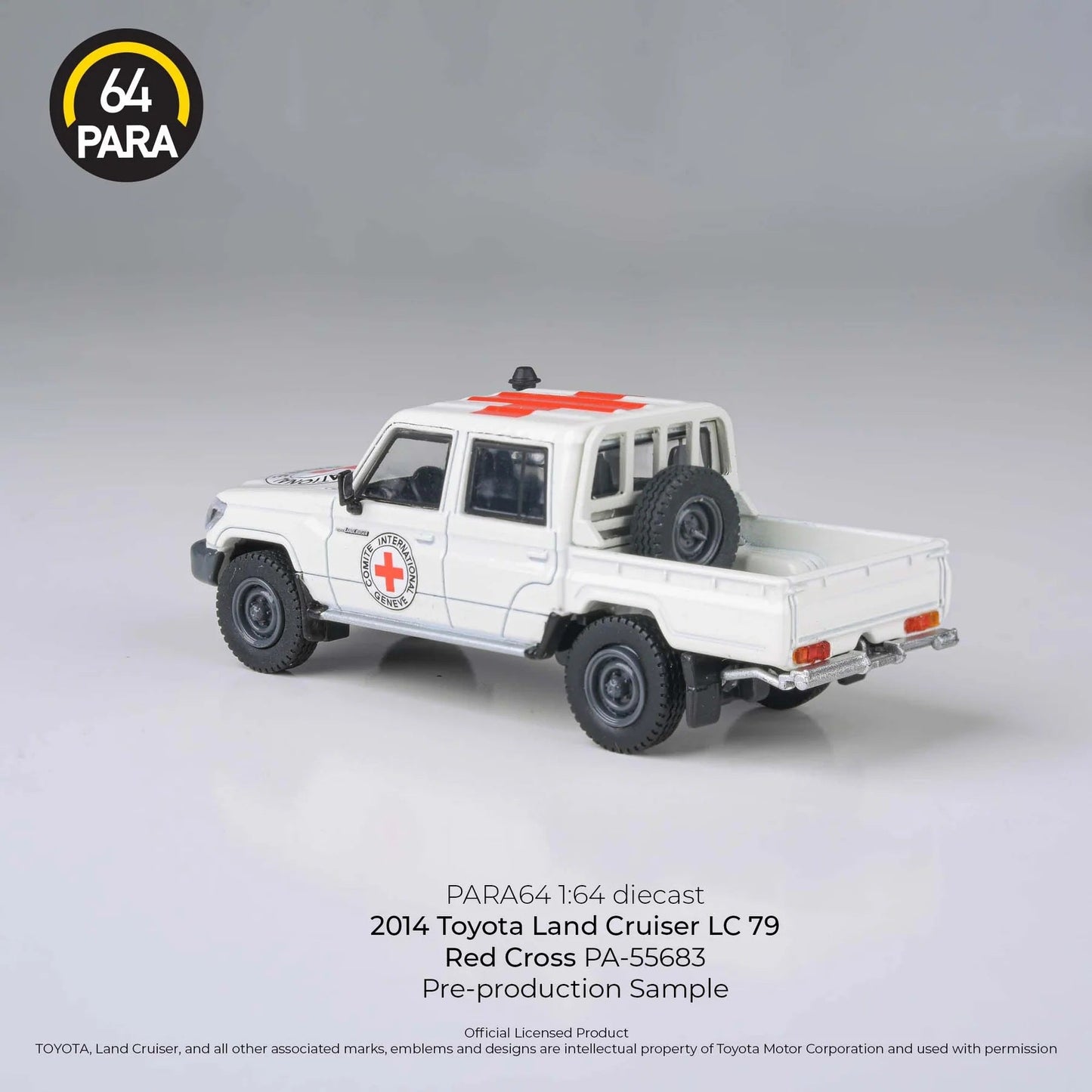 Para64 - 2014 Toyota Land Cruiser LC79 Double Cab Pickup Red Cross LHD - Scale 1/64