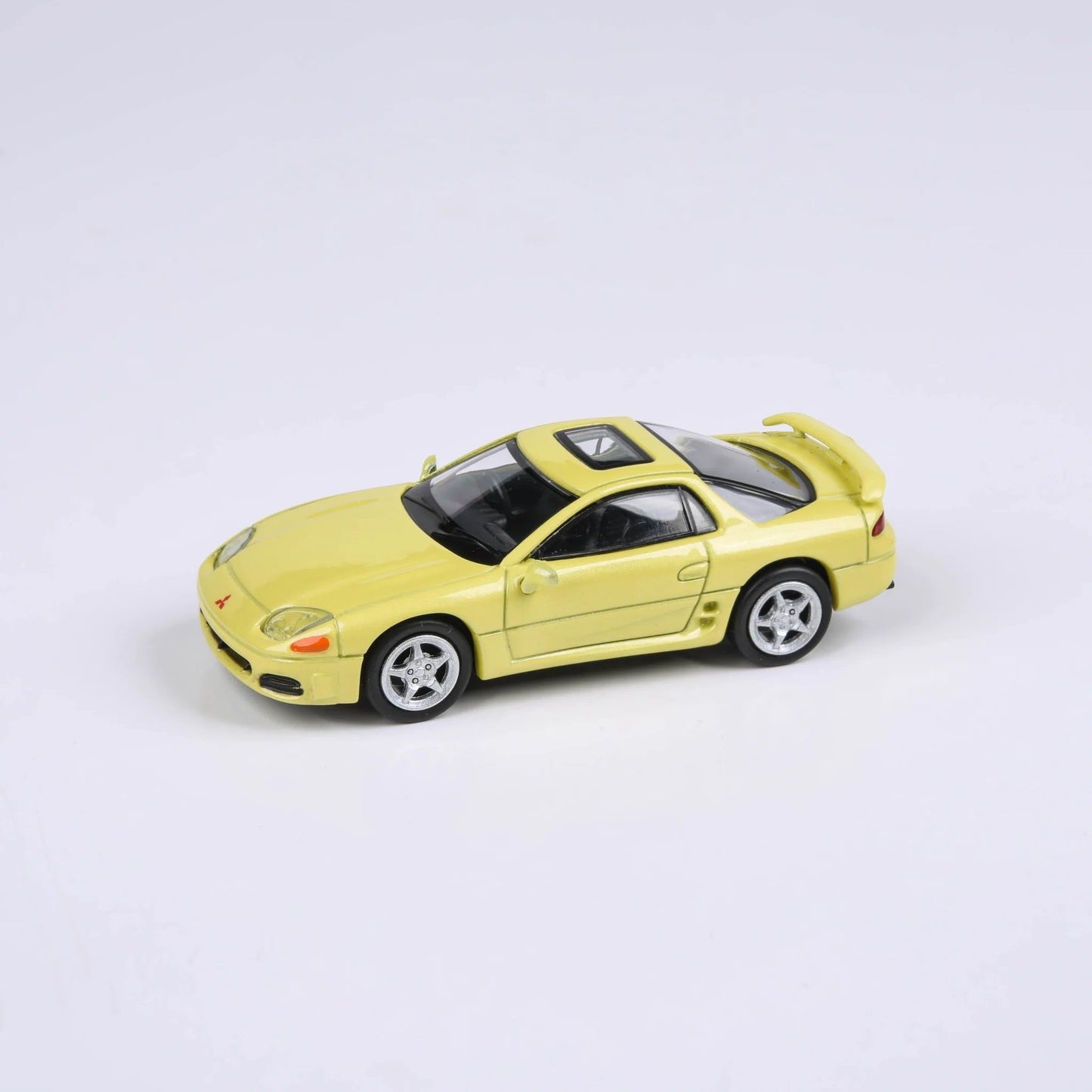 Para64 - Mitsubishi GTO / 3000GT Martinique Yellow Pearl Mica - Scale 1/64