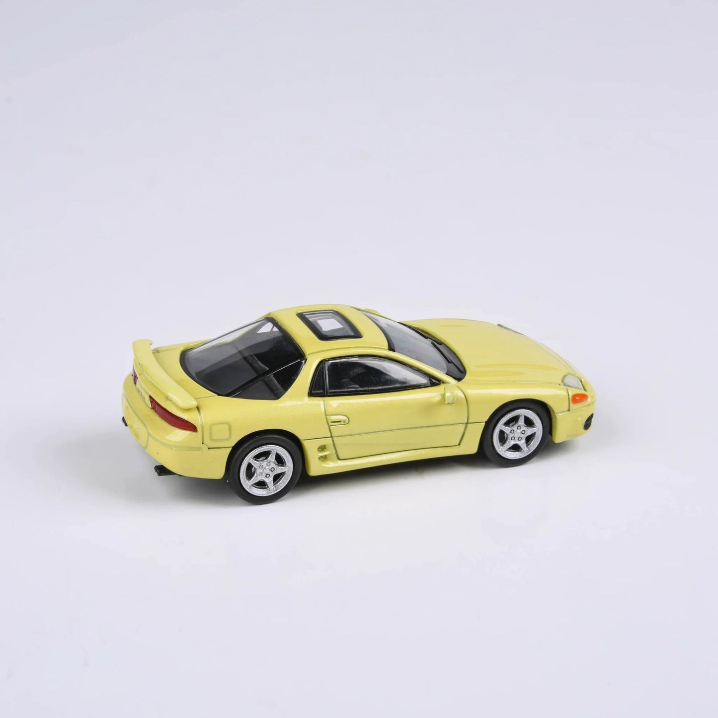 Para64 - Mitsubishi GTO / 3000GT Martinique Yellow Pearl Mica - Scale 1/64