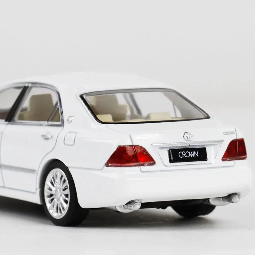 JKM Toyota Crown 2007 White - Scala 1/64