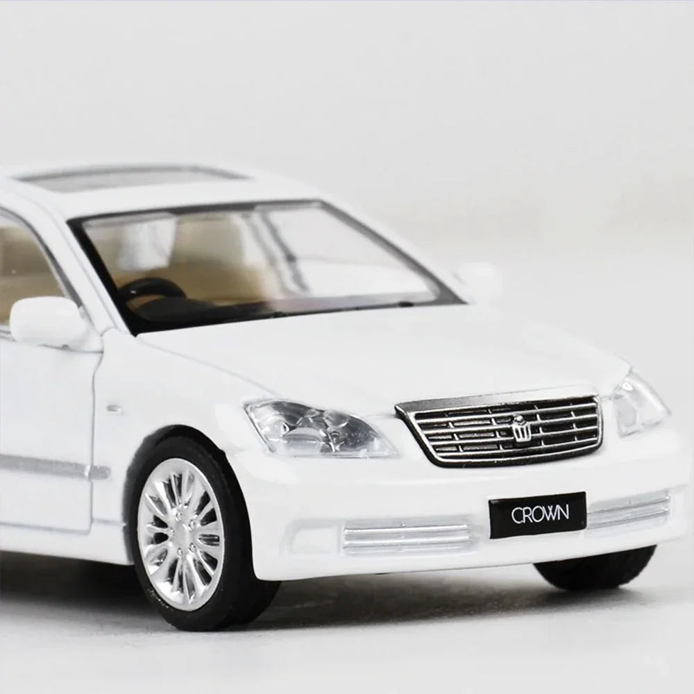 JKM Toyota Crown 2007 White - Scale 1/64