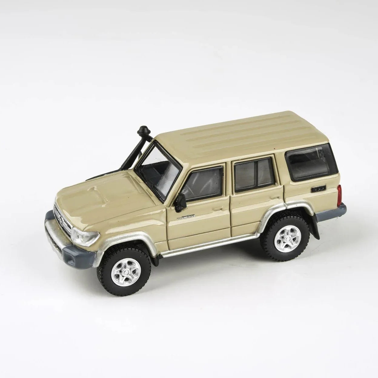 Para64 - 2014 Toyota Land Cruiser 76 Sandy Taupe - 1/64 Scale