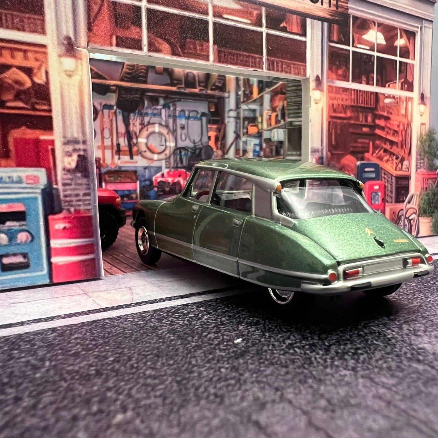 Norev - Citroen DS 23 Pallas 1972 Metallic Green - Scala 1/64 Circa