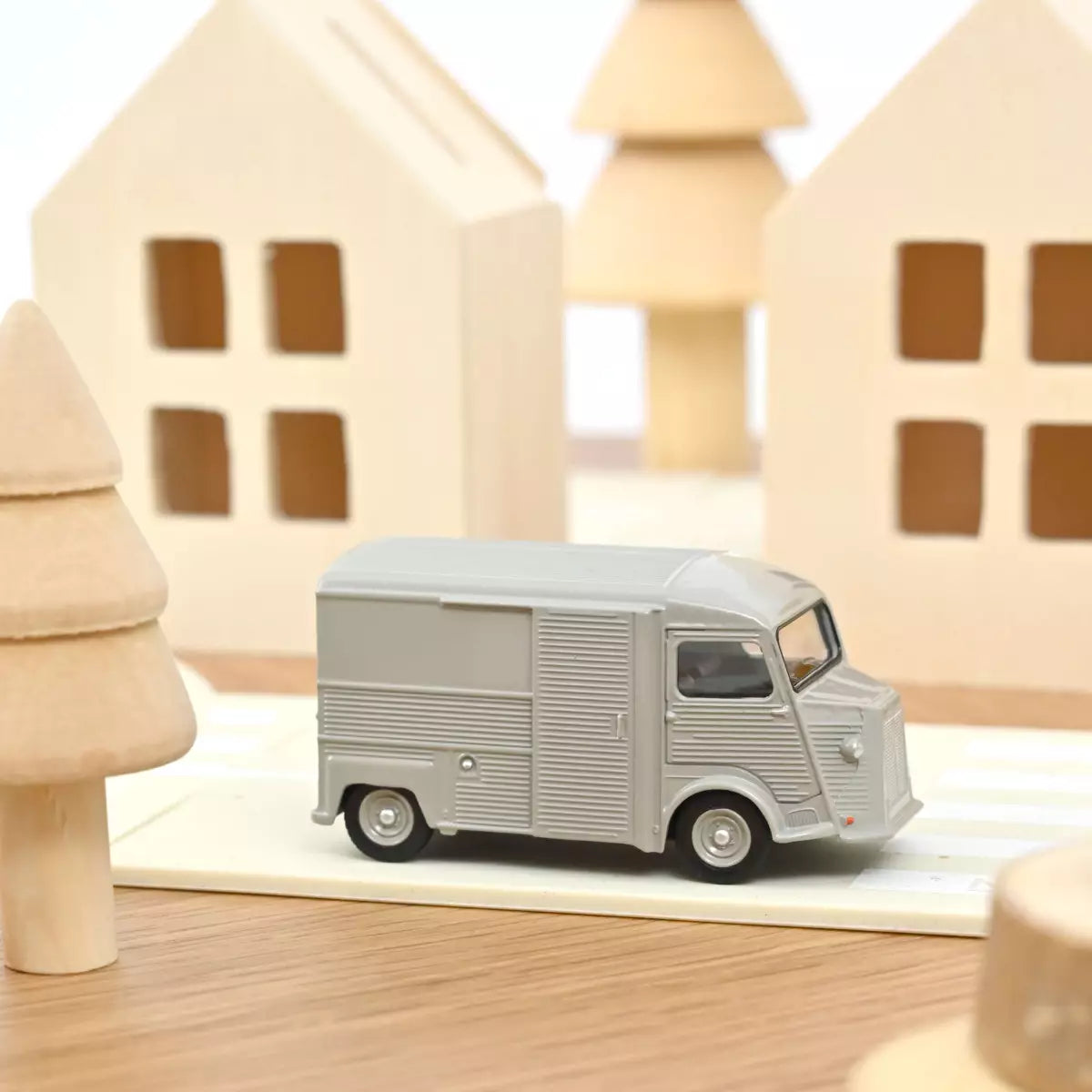 Norev - Citroen HY 1969 Rosé Grey - Scala 1/64 Circa