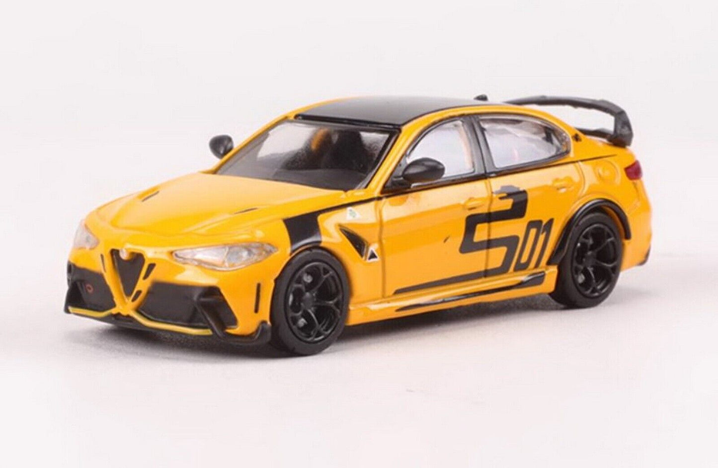 DCT Alfa Romeo Giulia GTAm Giallo  - Scala 1/64