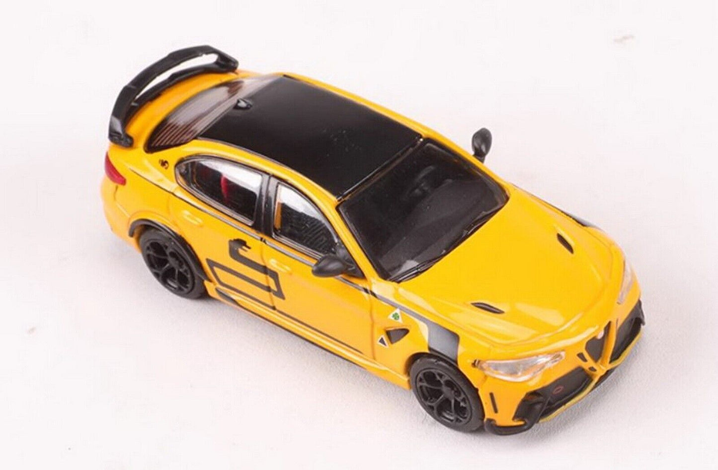 DCT Alfa Romeo Giulia GTAm Giallo  - Scala 1/64